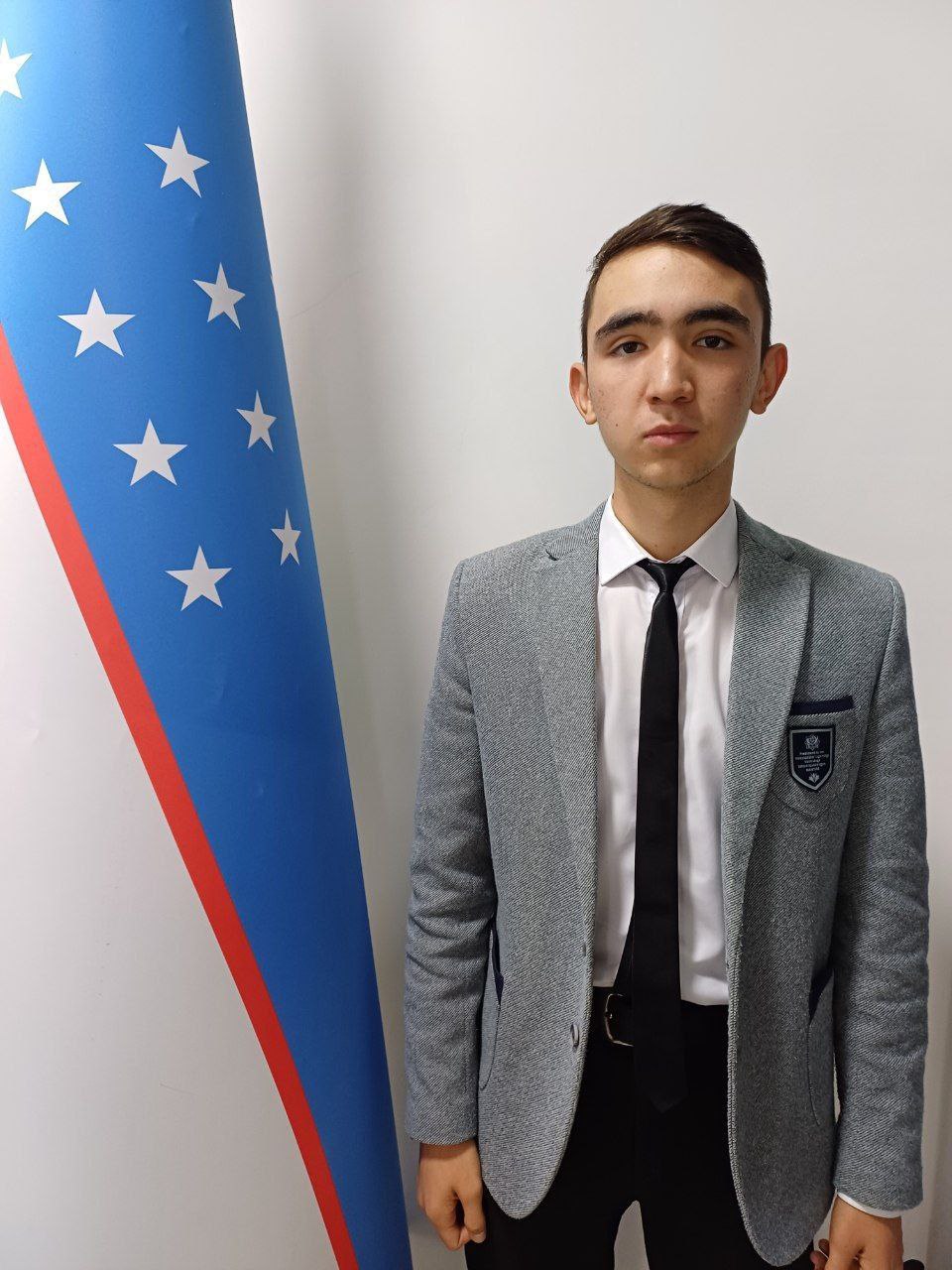 Yangiyer shahar ixtisoslashtirilgan maktabi 11-A sinf bitiruvchisi Noraliyev Boburbek xalqaro IELTS imtihonidan 8.5 ballik natijani qoʻlga kiritdi.